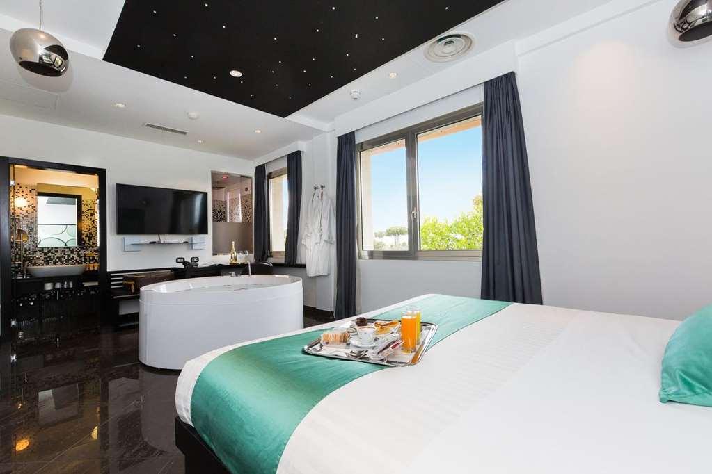 Jc Contemporary Hotel 4*