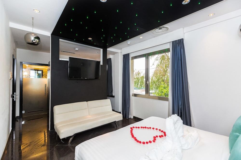 Jc Contemporary Hotel