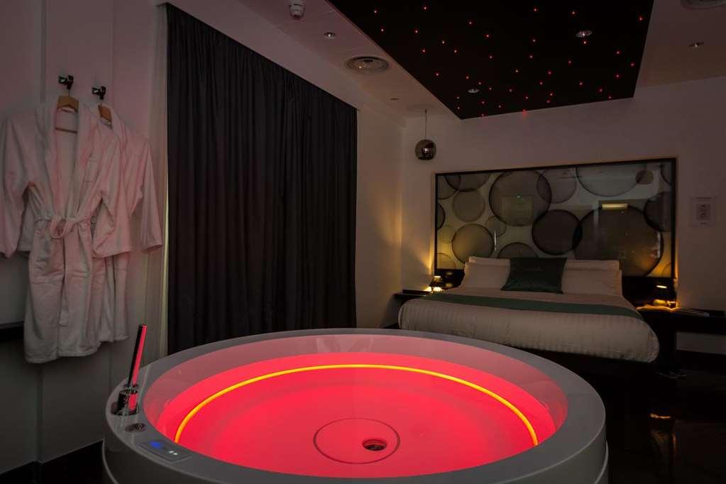 Jc Contemporary Hotel 4*