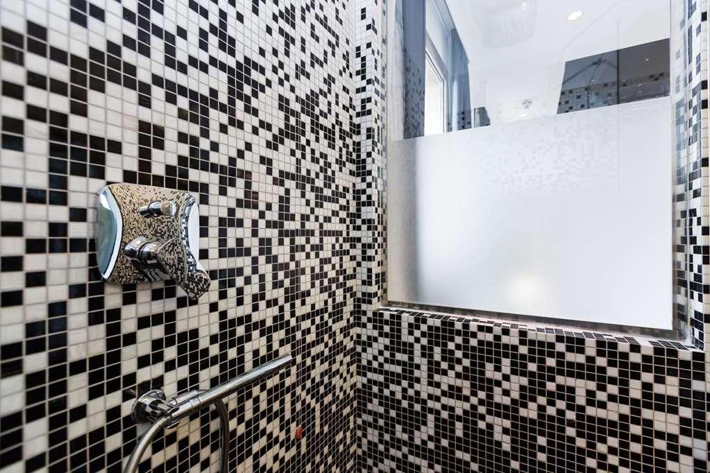 Jc Contemporary Hotel 4*