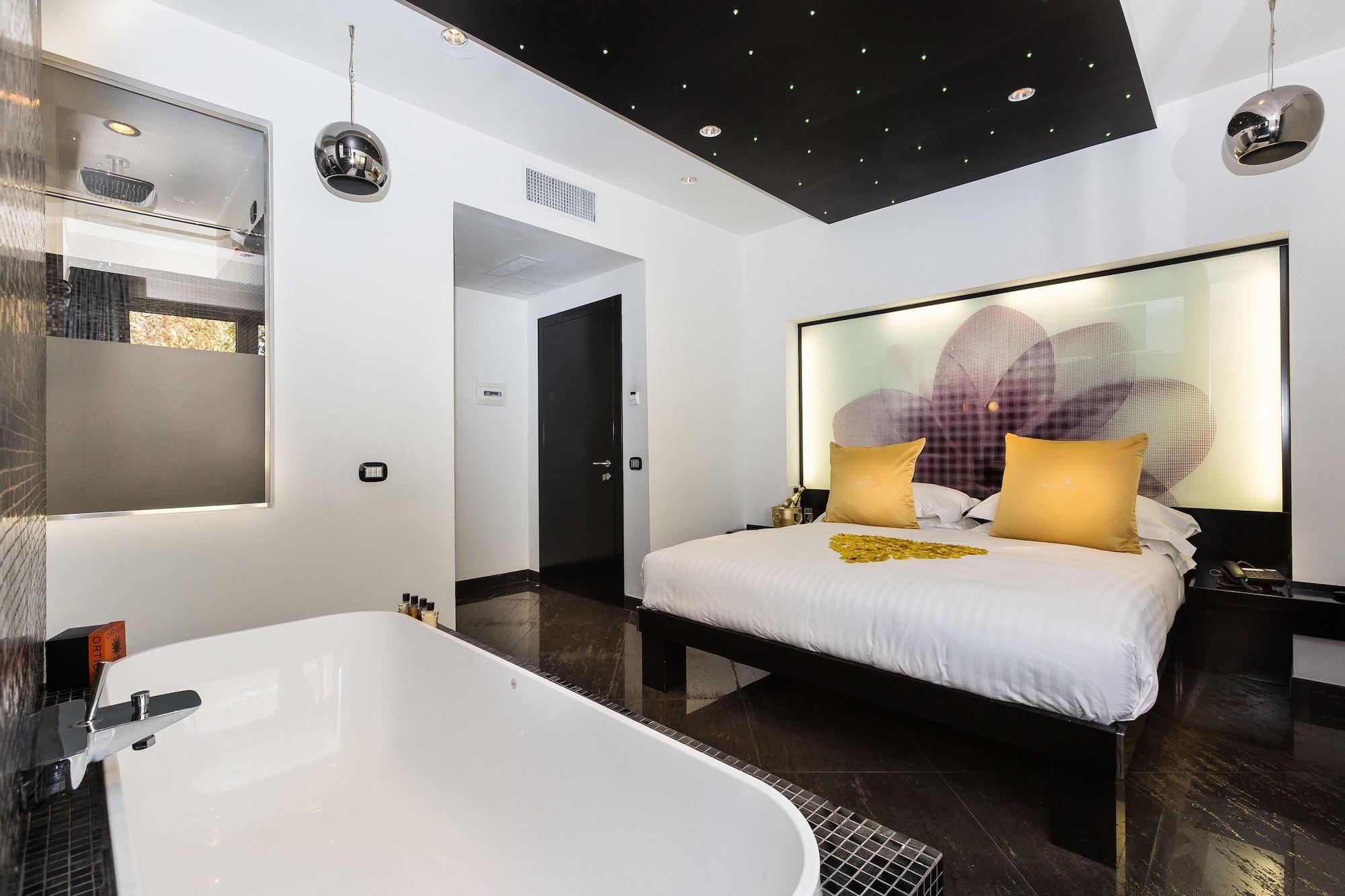 Jc Contemporary Hotel 4*